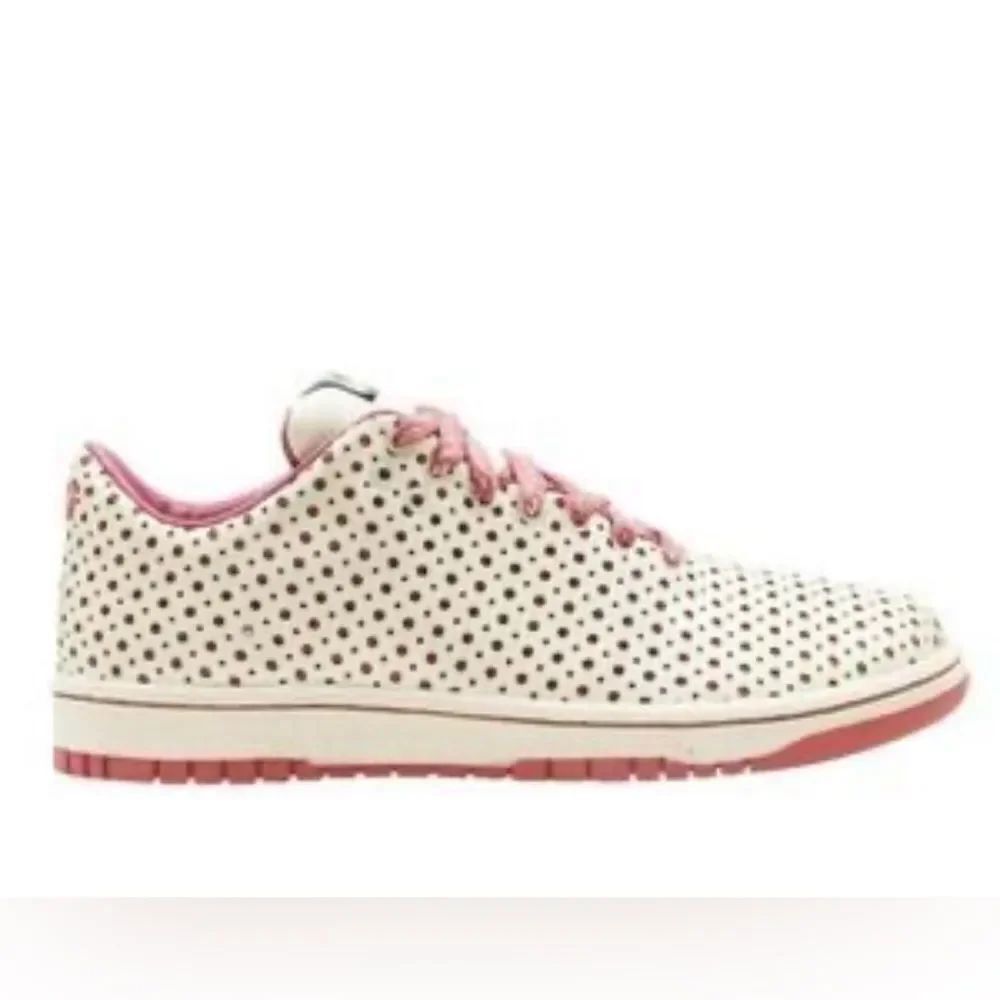Nike DUNK LOW Supreme Polka Dot Vintage 2007 Release Cream Pink Sneaker